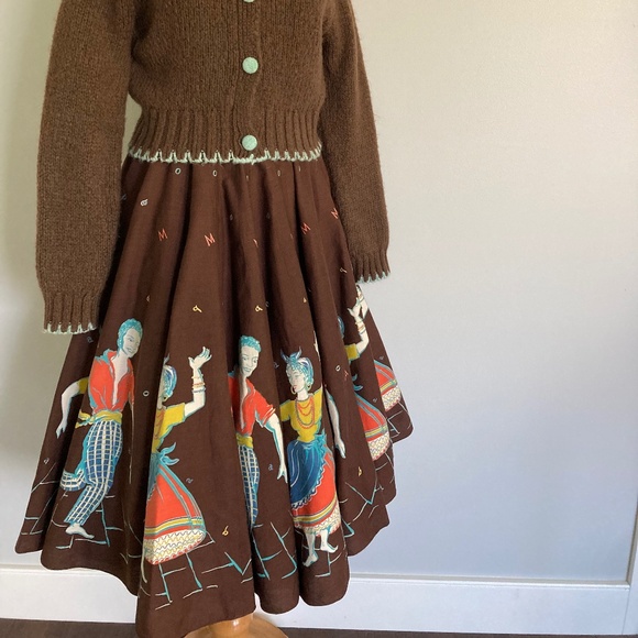 1950s Cotton Circle Skirt with Momba Print Border - Picture 7 of 9